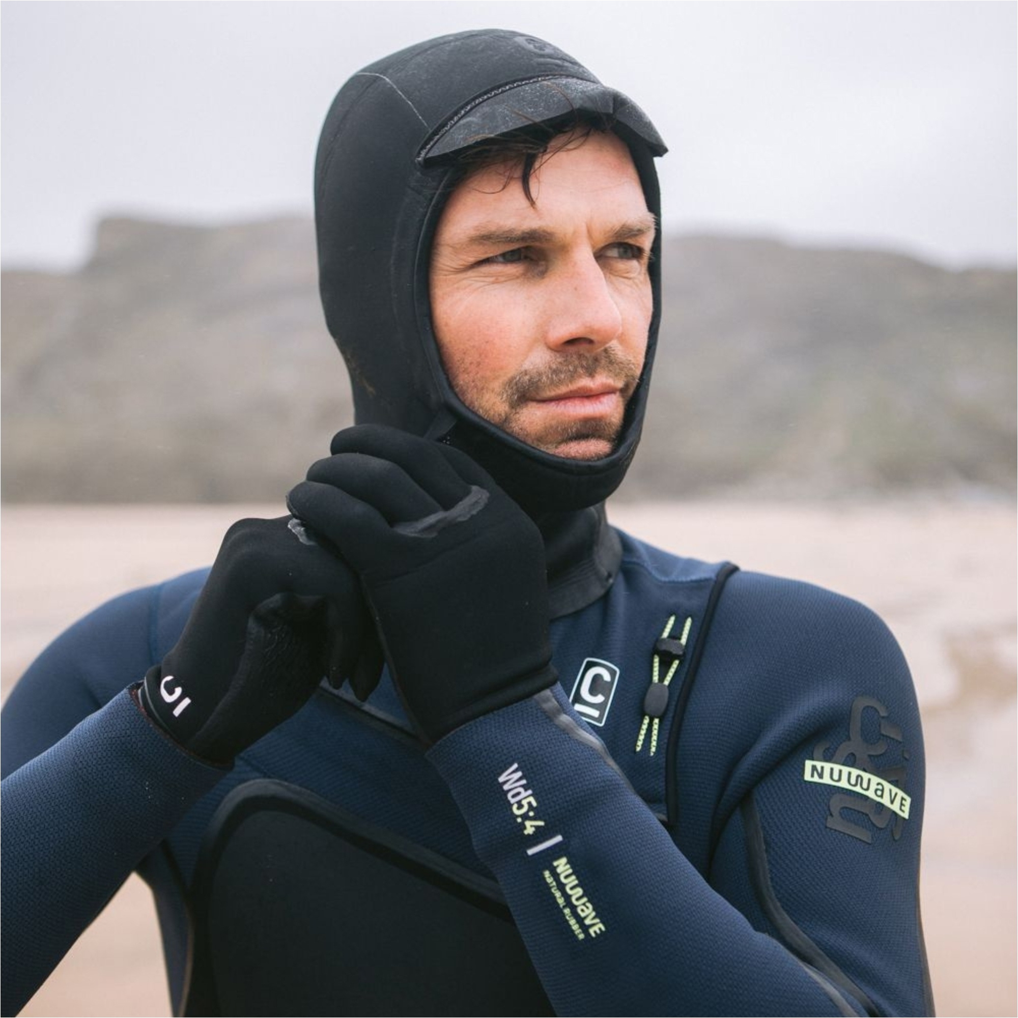 2025 C-Skins Mens NuWave Wired 5/4mm Chest Zip Wetsuit C-NWI54MCZ - Black / Bluestone X / Cool Green